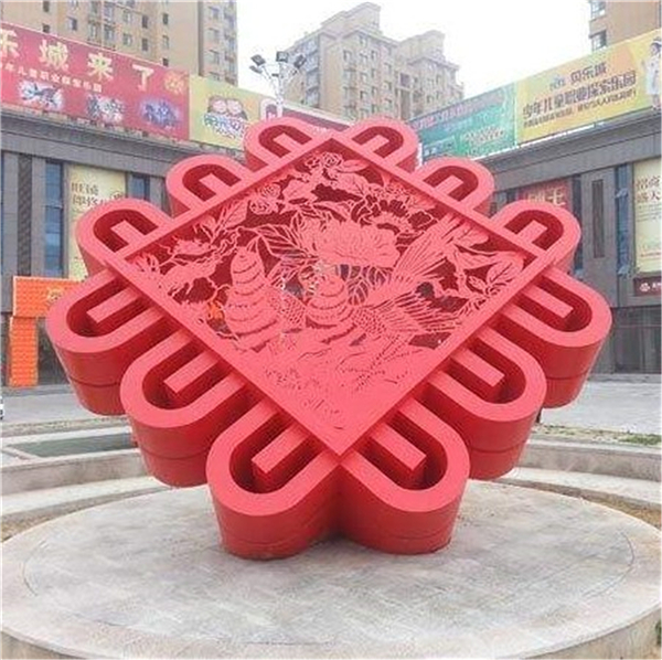 中國結(jié)雕塑.jpg
